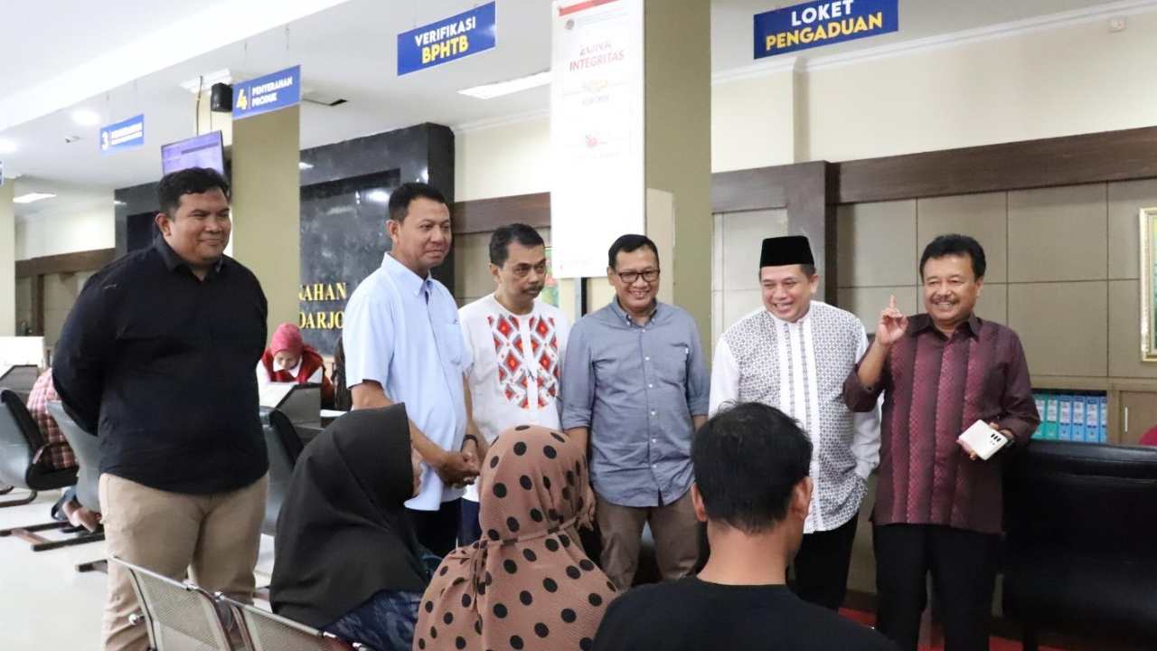 Layanan Pertanahan Tetap Berjalan di Jawa Timur Saat Libur Lebaran, Dirjen PPTR: Sangat Bermanfaat bagi Masyarakat
